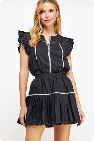 Contrast stitch pleated skirt