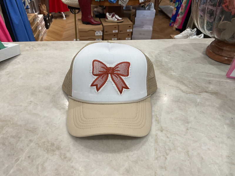 Trucker hat- Tan bow