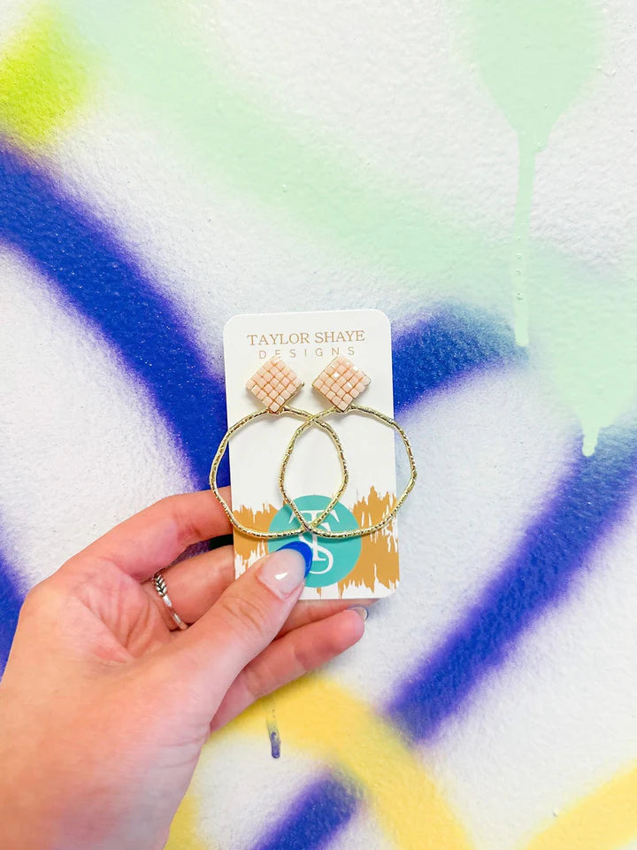 Taylor Shaye Jessie Hoops Round Blush Pink